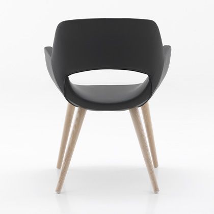 circular armchair, a perfect fusion of style and comfort.