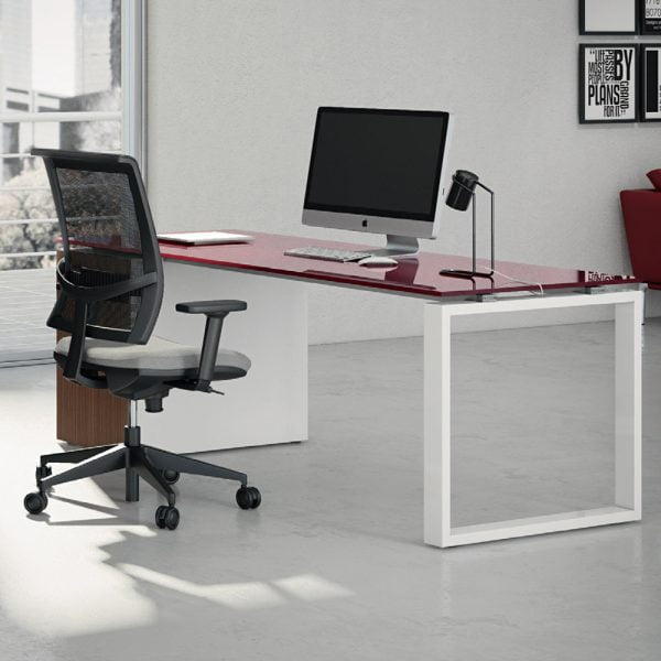 A minimalist desk that will help you stay focused and free of distractions.