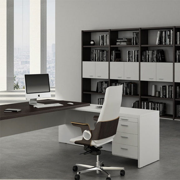 An electric height-adjustable office desk that promotes a healthy and dynamic work environment for managers