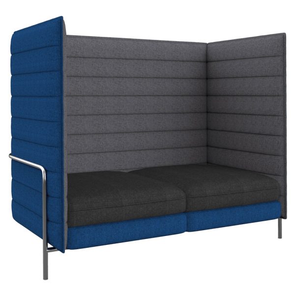Privacy lounge seat with a high back and sides