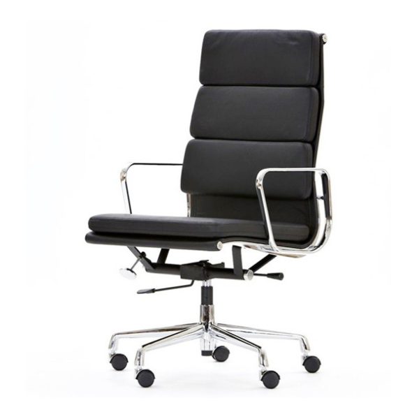 With its adjustable tilt mechanism, this chair allows you to find the perfect reclining position